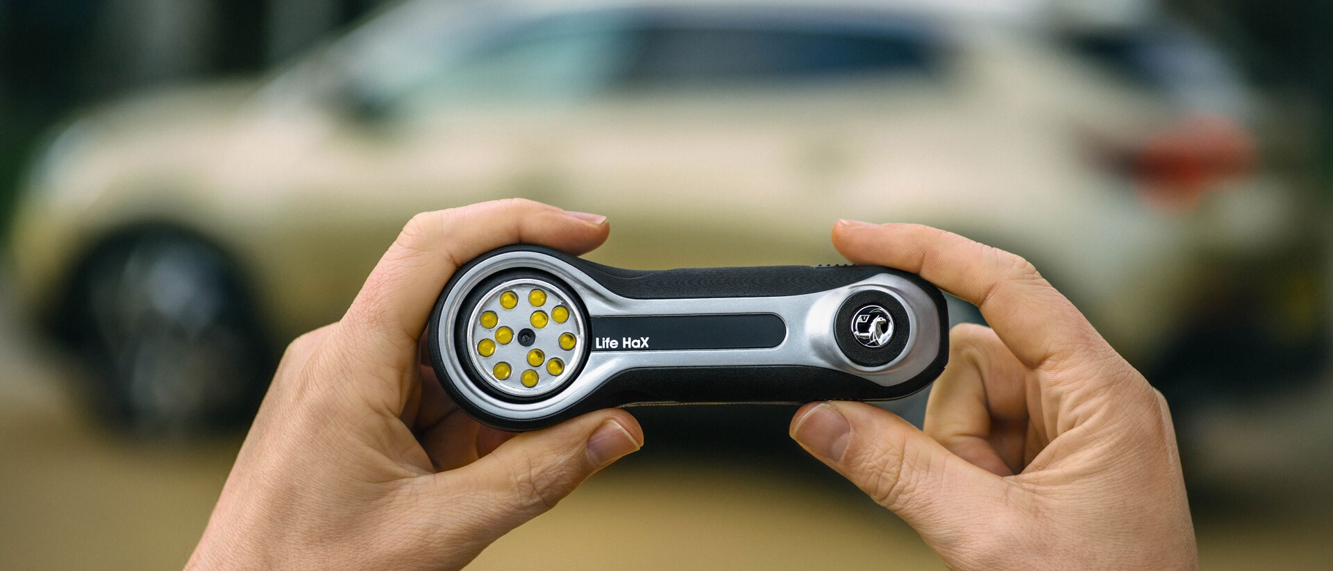 Vauxhall Life HaX LEGO unpicker.